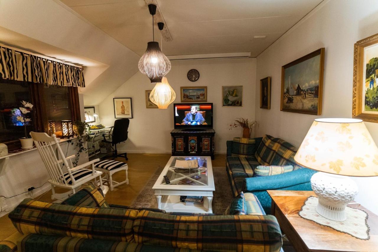 Mysig Takvaning Med Balkong Eskilstuna Kültér fotó