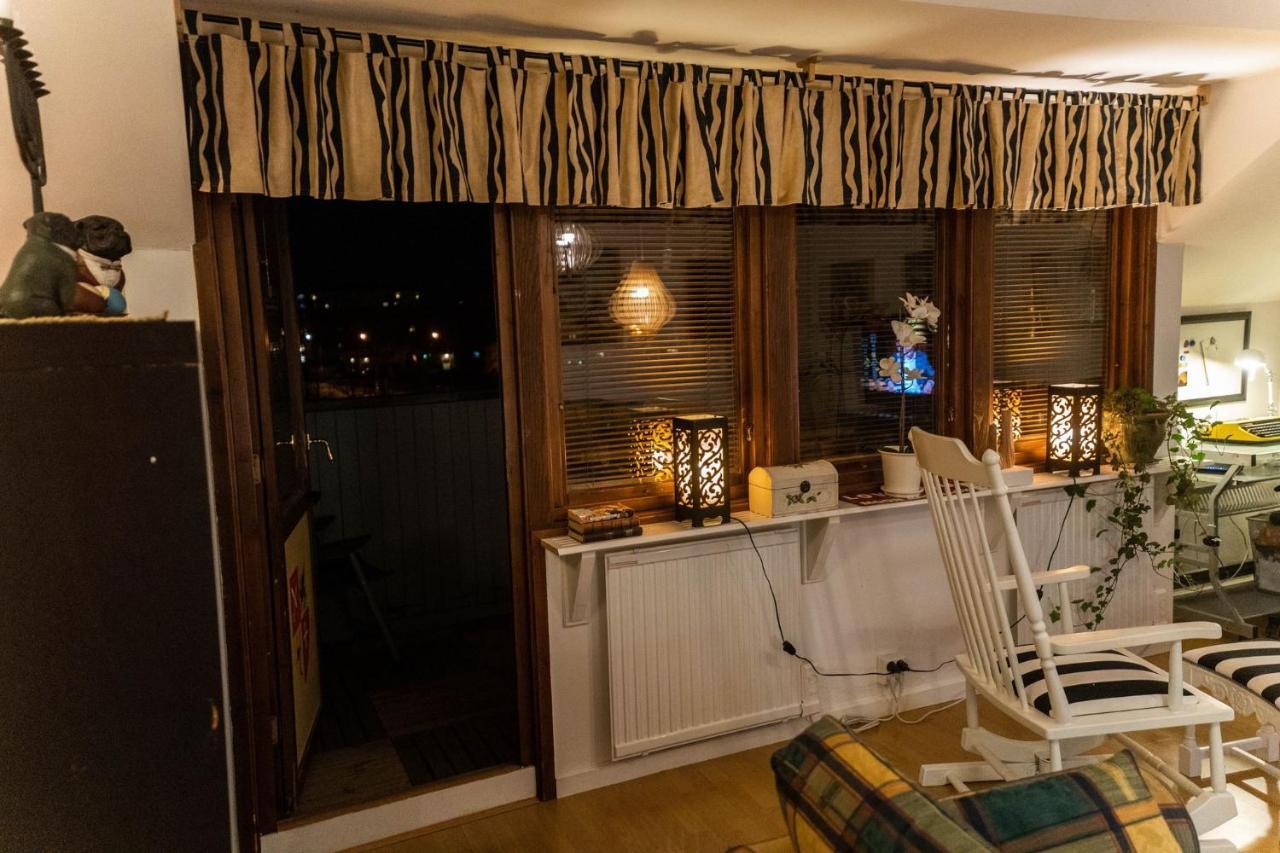 Mysig Takvaning Med Balkong Eskilstuna Kültér fotó